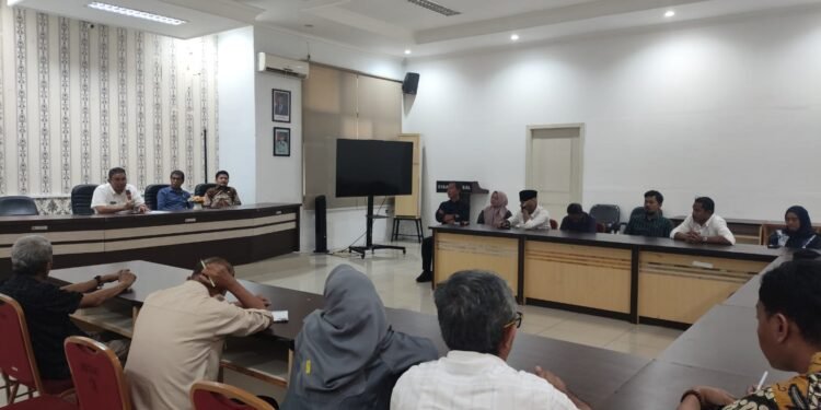 Perluas Akses Pendidikan, Dinsos Sulsel Bahas Program Sekolah Rakyat Bersama DPRD Barru