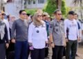 Bupati Barru Pimpin Aksi Rabu Bersih di Taman Makam Pahlawan  Bupati Barru Pimpin Gotong Royong