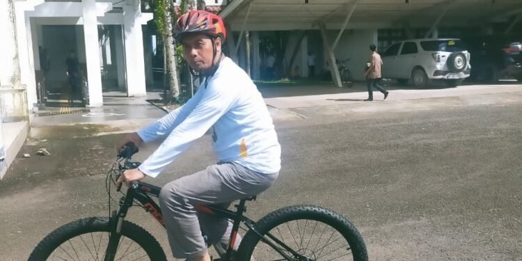 Kadis Pariwisata, Pemuda dan Olahraga Barru Ikut Galakkan Bike to Work Terintegrasi Gerakan Rabu Bersih