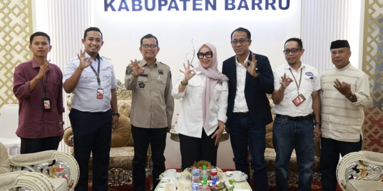 Bupati Barru Bahas Kolaborasi Ketenagakerjaan dan Pariwisata Bersama APS Makassar