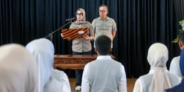 Bupati Barru Lantik Pengurus Forum Anak Colliq Pujie dan Buka Grand Final Duta Anak 2026