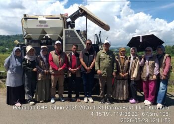 Kadis Pangan dan PTHBUN Barru Dampingi Tim Teknis PT Maxi Indonesia Berikan Pembinaan Kepada Kelompok Tani