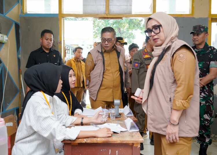 Bupati dan Wakil Bupati Barru Pantau Langsung Penghitungan Suara Pilkades Serentak 2026
