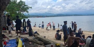 Lasonrai Beach Jadi Destinasi Favorit Libur Iduladha di Kabupaten Barru
