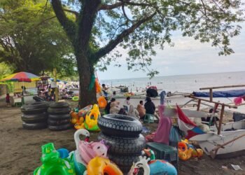 Panorama Wisata Ujung Batu Kabupaten Barru di Hari Kedua Idul Adha Dipadati Pengunjung