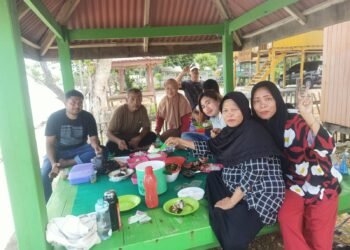 Indahnya Kebersamaan , Merajut Solidaritas dan Kehangatan di Pantai Lemo-Lemo