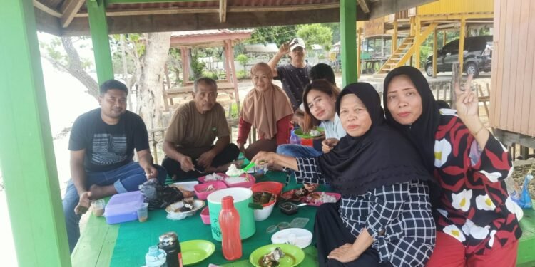 Indahnya Kebersamaan , Merajut Solidaritas dan Kehangatan di Pantai Lemo-Lemo