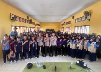 Polres Barru Edukasi Siswa SMPN 1 Barru tentang Bahaya Bullying dan Konsekuensi Hukumnya