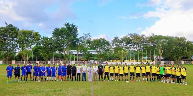 Tim Forkopimda Barru Menang 1-0 atas Tim KONI Barru dalam Laga Ekshibisi Penuh Keakraban