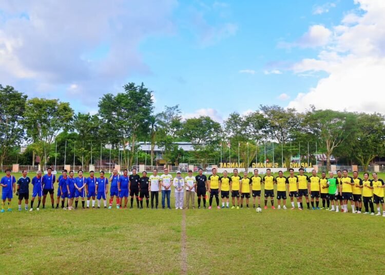 Tim Forkopimda Barru Menang 1-0 atas Tim KONI Barru dalam Laga Ekshibisi Penuh Keakraban