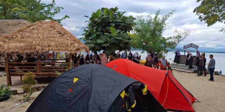 Nikmati Sensasi Camping di Lasonrai Beach, Destinasi Wisata Alam Favorit di Barru