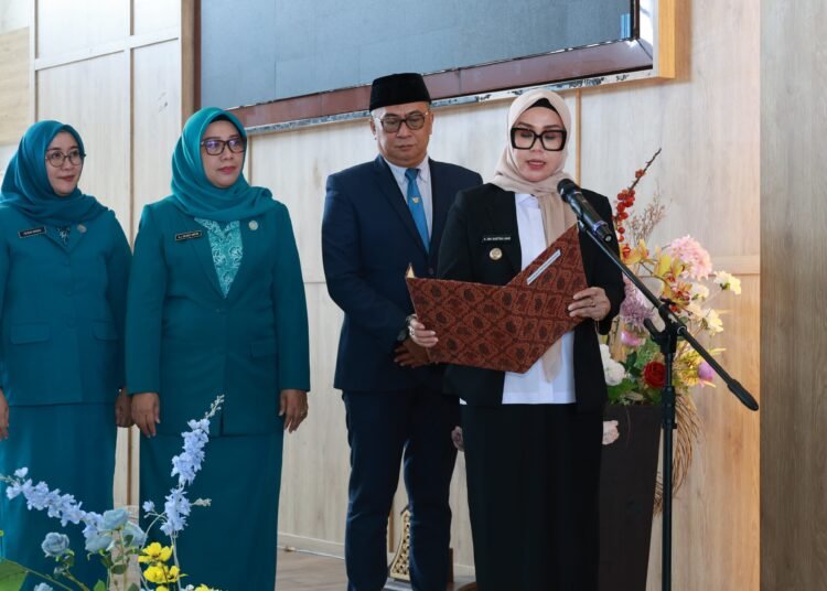 Bupati Barru Lantik Pengurus TP PKK Kecamatan dan Kelurahan se-Kabupaten Barru