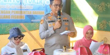 Polres Barru Bersama Forkopimda Lepaskan 58 Tukik, Wujud Kepedulian terhadap Kelestarian Lingkungan
