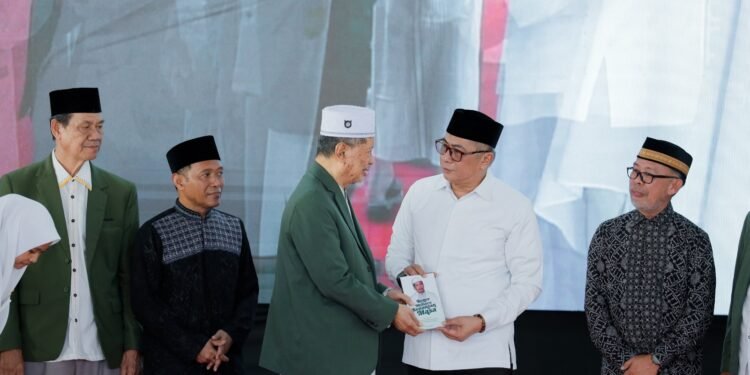 Wabup Barru Apresiasi Orang Tua Santri DDI Mangkoso, Tekankan Pentingnya Menuntut Ilmu