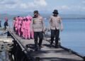 Sambut Hari Bhayangkara ke-80, Polres Barru Salurkan Sembako kepada 29 KK di Pulau Panikiang