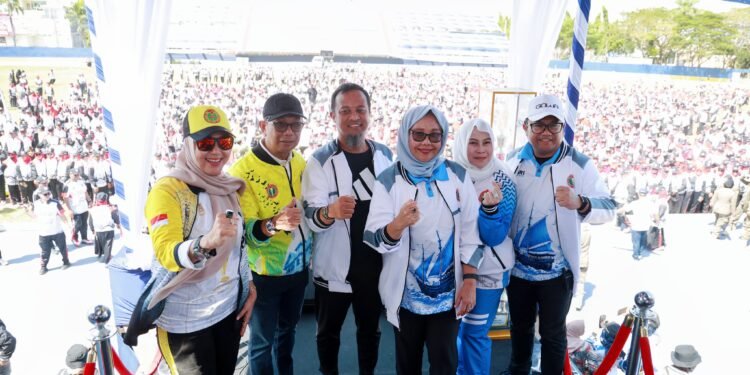 Bupati Barru Pimpin Defile, Kontingen PGRI Barru Siap Berlaga di Porsenijar Sulsel 2026