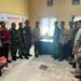 Sambangi Polsek Barru, Anggota Koramil Barru Beri Kejutan Nasi Tumpeng di HUT Bhayangkara