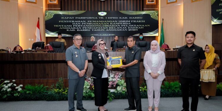 Bupati Barru Sampaikan Ranperda Pertanggungjawaban APBD 2025, Barru Pertahankan WTP ke-11