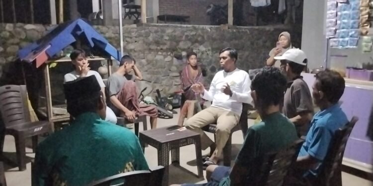 Usai Ikuti PENAS, Darman Bagikan Ilmu Budidaya Jagung kepada Petani di Barru