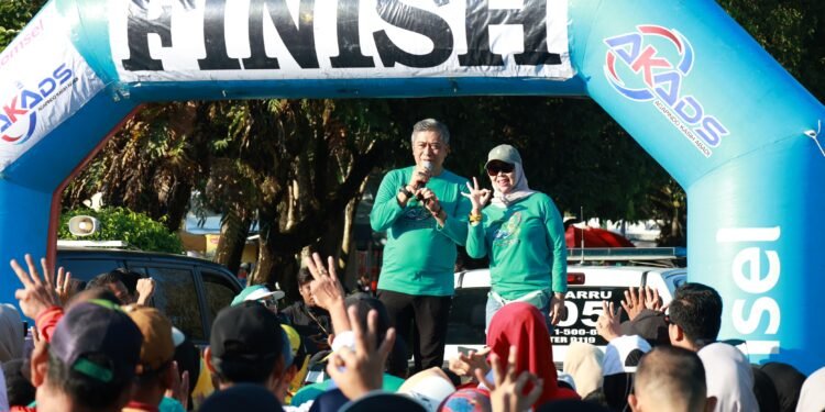 Semarakkan Harkopnas ke-79 di Barru Bupati Barru Hadiri Peringatan Harkopnas ke-79, UMKM Lokal Tampil di Gelar Dagang