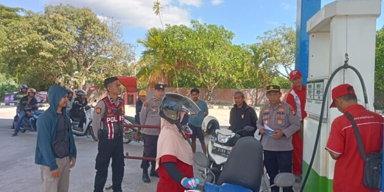 Polsek Barru Pastikan Stok BBM Aman, Distribusi di SPBU Siawung Berjalan Normal