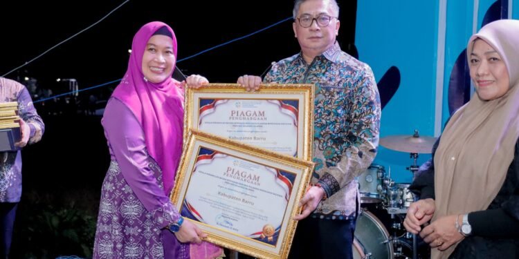 Barru Ukir Prestasi, Dua Penghargaan Terbaik Diraih pada Harganas Tingkat Sulawesi Selatan