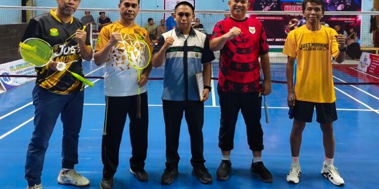 Ketua KONI Barru; Semangat Olahraga dan Silaturahmi Mewarnai Penutupan Legend Cup I Badminton Tournament