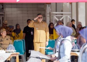 Derap Langkah 100 Pelajar Semarakkan Gerak Jalan HUT ke-81 RI di Barru