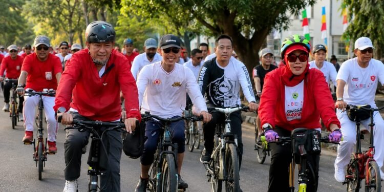 Bupati Barru Ikuti Sepeda Santai, Semarakkan HUT ke-81 Kemerdekaan RI