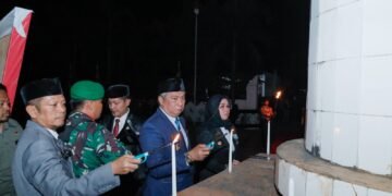 Bupati dan Wabup Barru Hadiri Apel Kehormatan dan Renungan Suci di TMP Sumpang Binangae