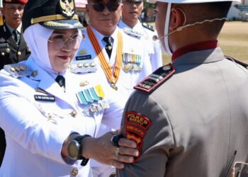Dua Kali Dipercaya, Ipda Fauzi Kembali Jadi Komandan Upacara HUT ke-81 RI di Barru
