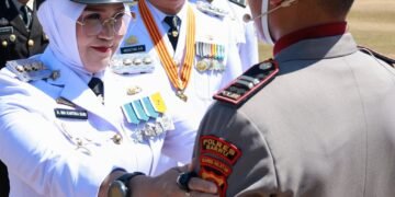 Dua Kali Dipercaya, Ipda Fauzi Kembali Jadi Komandan Upacara HUT ke-81 RI di Barru