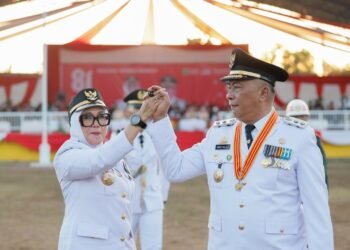Upacara Penurunan Duplikat Bendera Merah Putih HUT ke-81 RI di Barru Berlangsung Khidmat