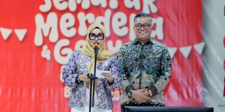 Bupati Barru Apresiasi Semarak HUT RI ke-81, Senam Khusus Bapak-Bapak Tuai Pujian