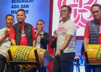 Sekda Barru Hadiri Malam Puncak Semarak Merah Putih di Batupute
