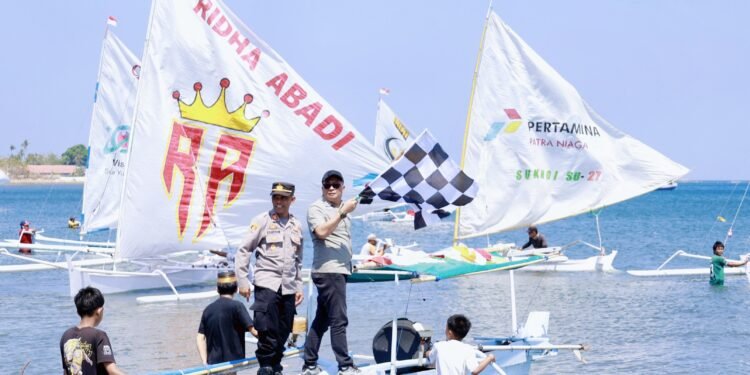 Wabup Barru Buka Lomba Perahu Layar, Dorong Masuk Kalender Pariwisata Daerah