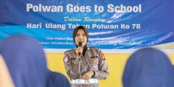 Polwan Polres Barru Edukasi Pelajar SMPN 1 Barru soal Pertemanan Sehat dan Batasan Diri