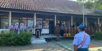 Kasat Lantas Polres Barru Ajak Pelajar SMKN 1 Tertib Berlalu Lintas dan Jauhi Narkoba