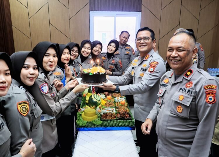 Kapolres Barru Pimpin Puncak HUT ke-78 Polwan, Apresiasi Dedikasi dan Loyalitas Personel