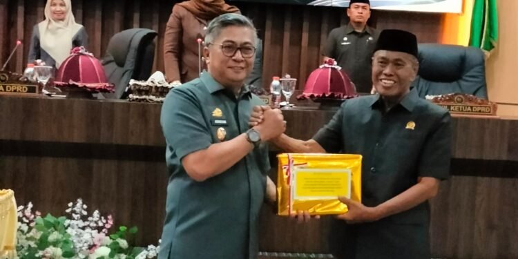 Pemkab Barru Serahkan Perubahan KUA-PPAS 2026 ke DPRD, Fokus Anggaran pada Program Prioritas