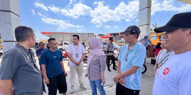Sidak SPBU Lipukasi, Bupati Barru Soroti Antrean Panjang dan Pengurangan Kuota BBM