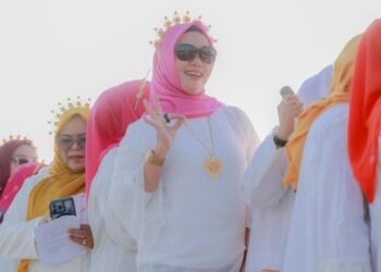 Bupati Barru Tampil Bersama Harmoni 93, Kenalkan Budaya Barru di Attayang Sunset