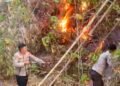Kebakaran Lahan di Jalan Poros Pekkae-Soppeng, Polsek Tanete Riaja Imbau Pengguna Jalan Waspada