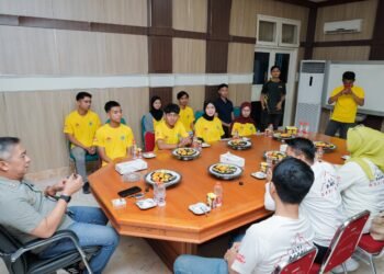 Wabup Abustan Lepas Kontingen ALTI Barru Ikuti Eksebisi Porprov Sulsel di Maros