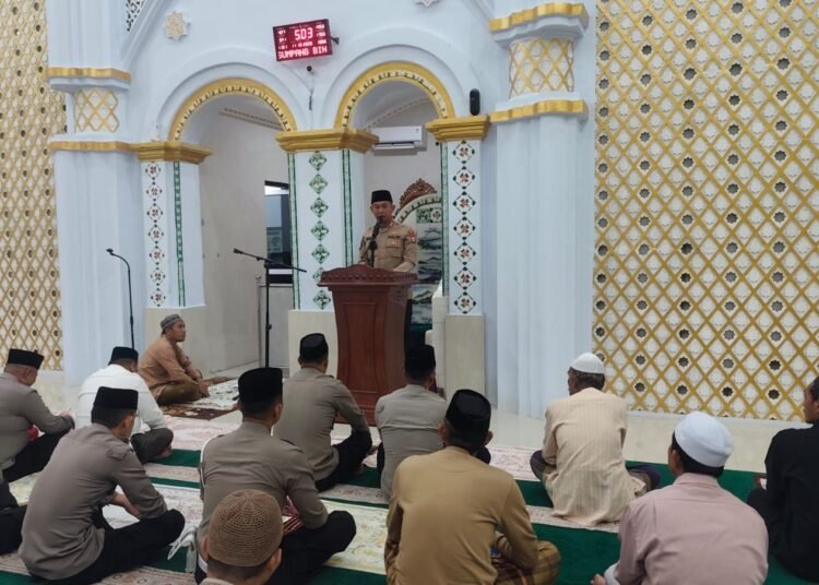 Safari Subuh di Masjid Masdarul Birri, Kapolres Barru Ajak Masyarakat Jaga Kamtibmas