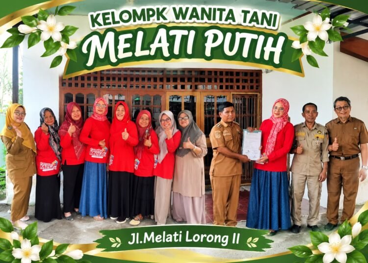 Inisiasi Pembentukan Kelompok Wanita Tani : Mengoptimalkan Peran Wanita Tani dalam Mewujudkan Ketahanan Pangan Keluarga