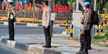 Peduli Keselamatan dan Kesehatan, Kapolres Barru Pimpin Pengaturan Lalu Lintas di Tugu Payung