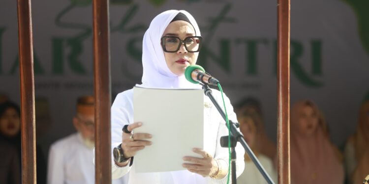 Bupati Andi Ina Pimpin Upacara Hari Santri Nasional 2026 di Ponpes DDI Takkalasi