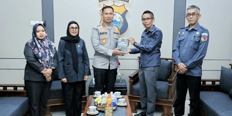 Kapolres Barru Terima Audiensi Ketua Bawaslu, Perkuat Koordinasi Jaga Stabilitas Keamanan