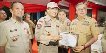 Hadiri Apel Santiaji Tagana Sulsel, Wabup Barru Wakili Bupati Terima Penghargaan dari Mensos RI